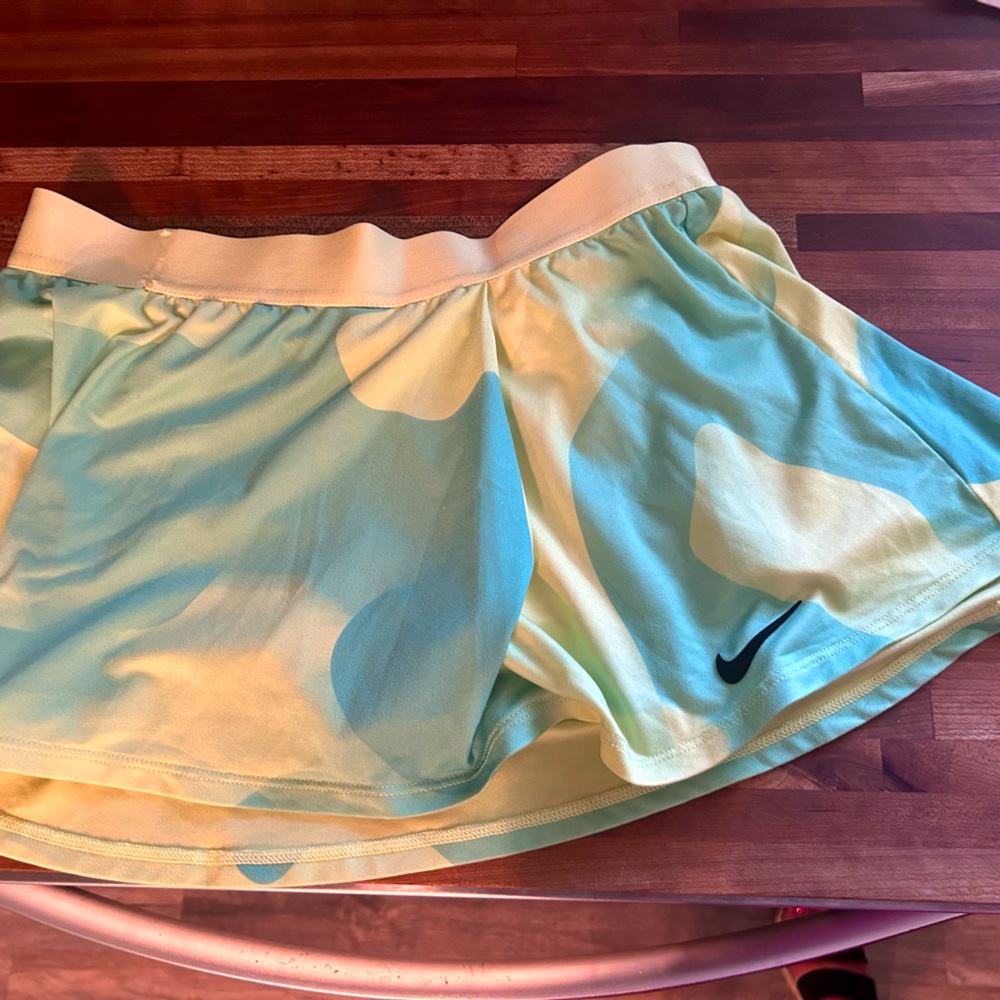 Girls Nike tennis skirt size large